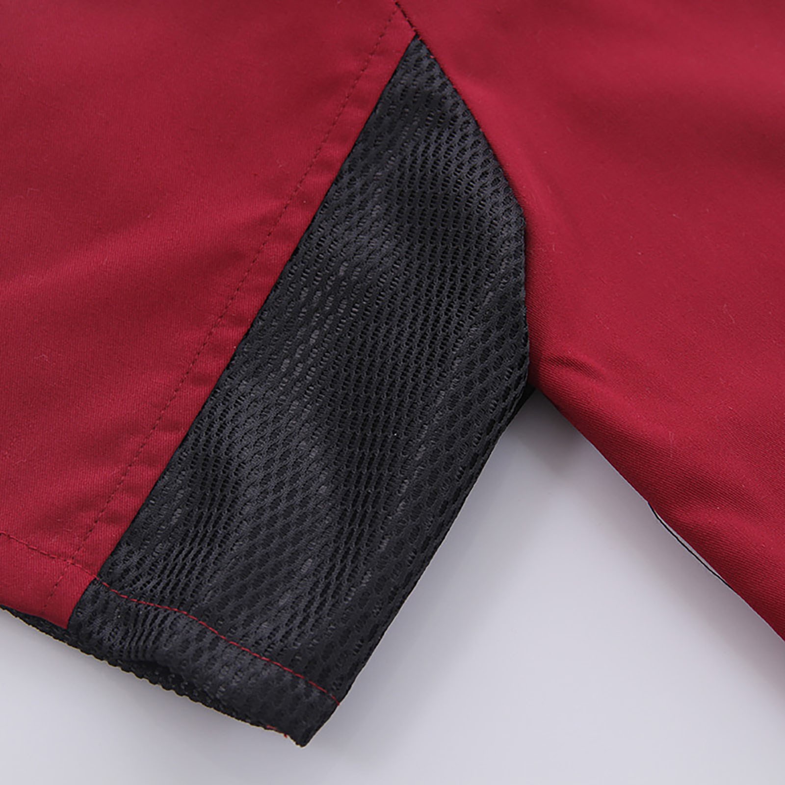thumbnail image 5 of Chaqueta de chef unisex: manga larga con botones rojos en contraste, 35 % algodón y 65 % poliéster, duradera y transpirable para uso en la cocina., 5 of 7